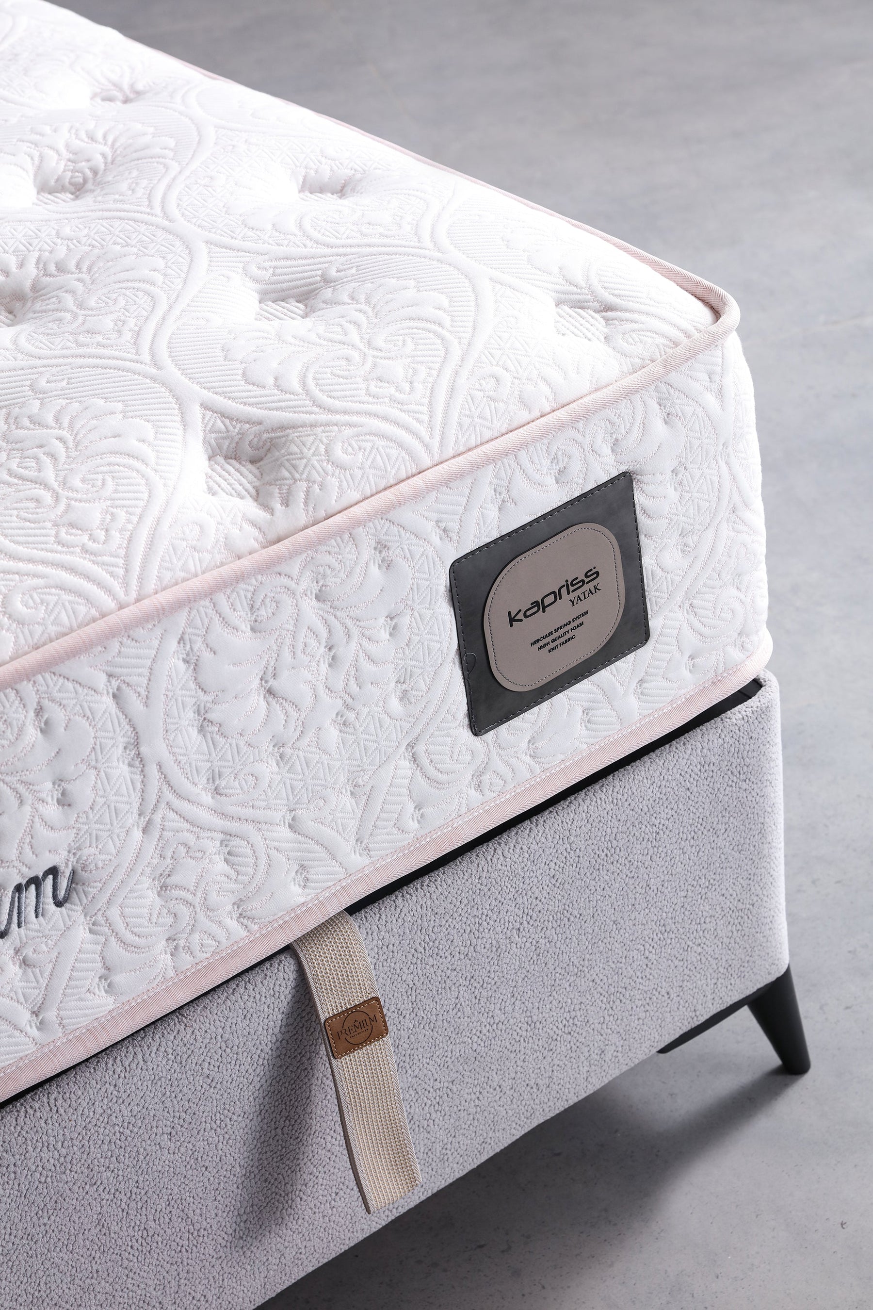 Visco Dream Bed Set by Netline Interiors