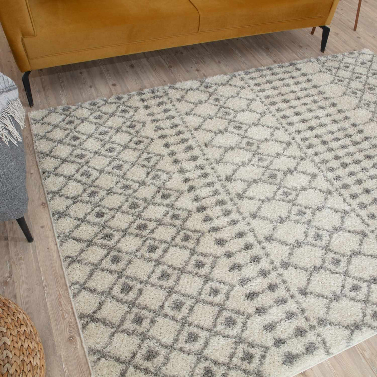 Moroccan Ivory Grey Shaggy Rug – 1000