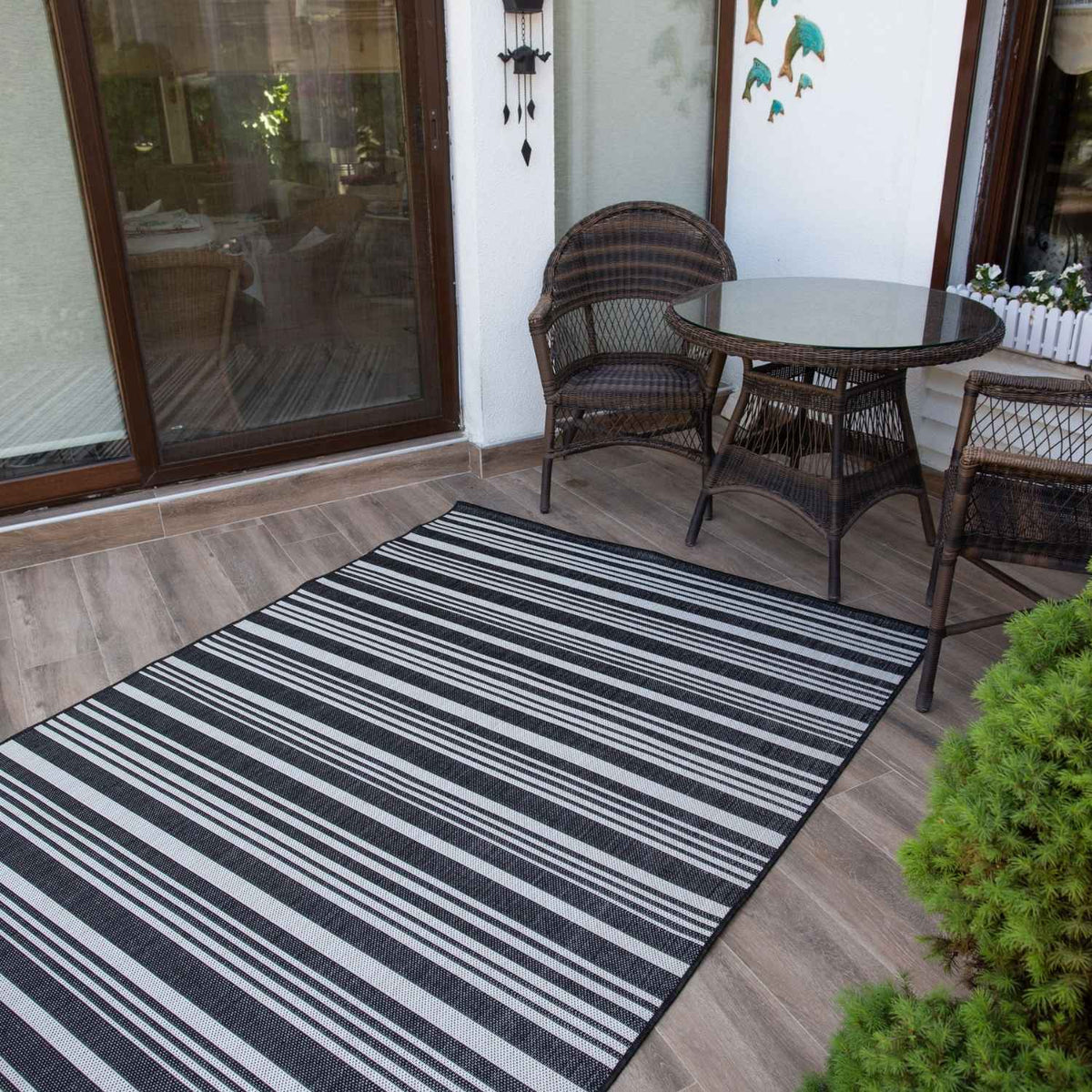 Ecology Outdoor Rug Black – 300bl