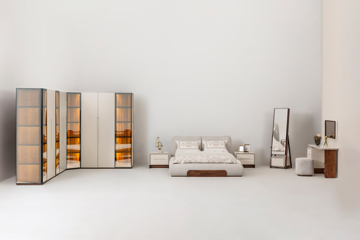 Cadillac Bedroom by Netline Interiors