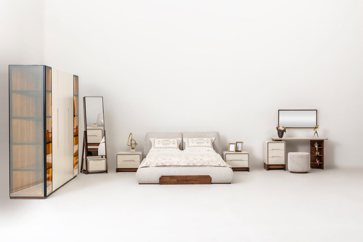 Cadillac Bedroom by Netline Interiors