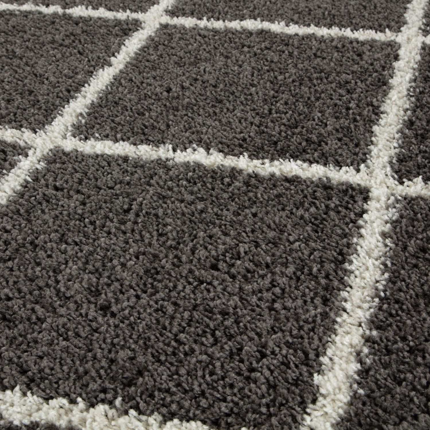 Moroccan Dark Grey Shaggy Rug – 540