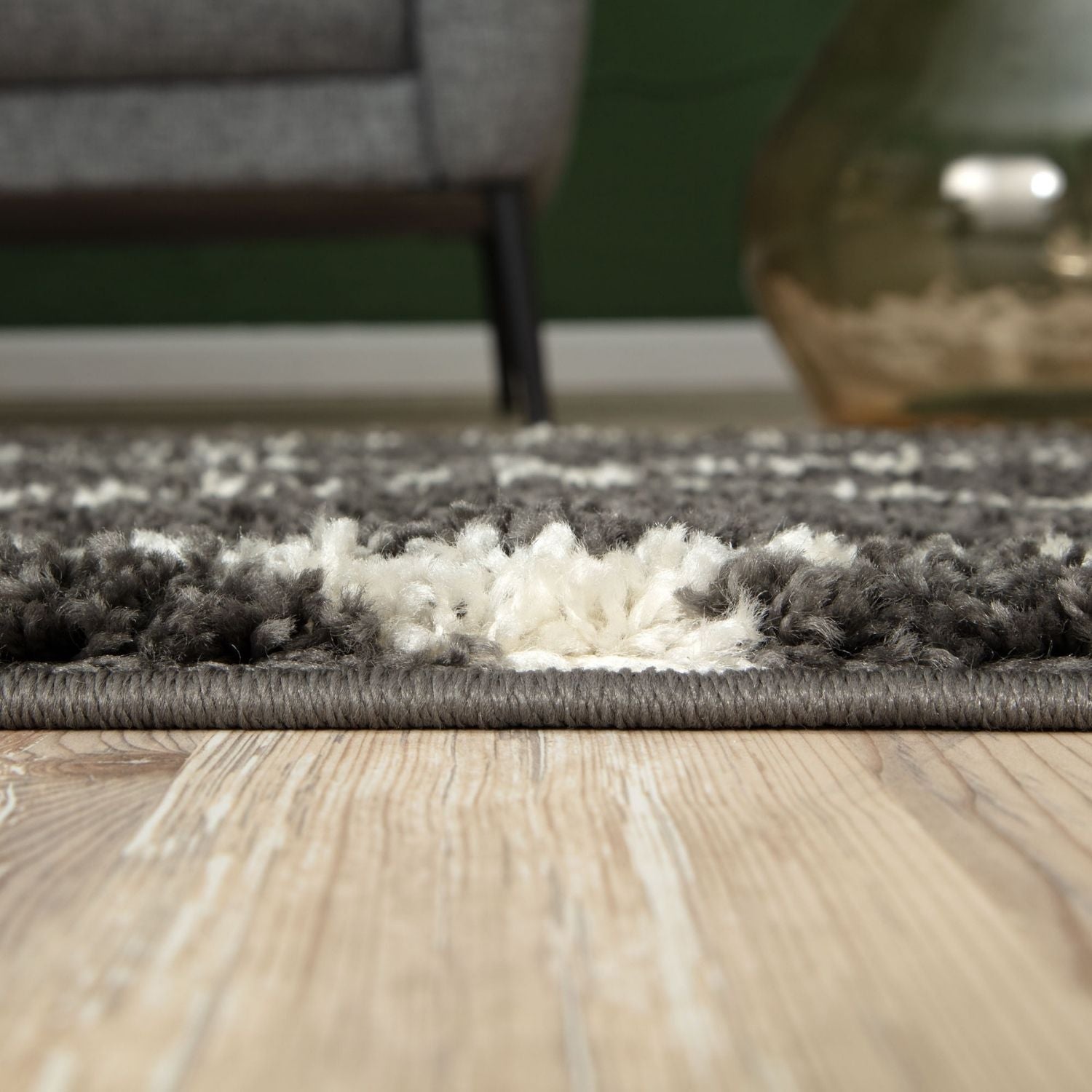 Moroccan Dark Grey Shaggy Rug – 540