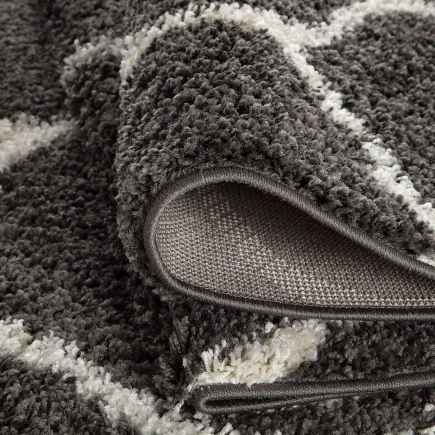 Moroccan Dark Grey Shaggy Rug – 640
