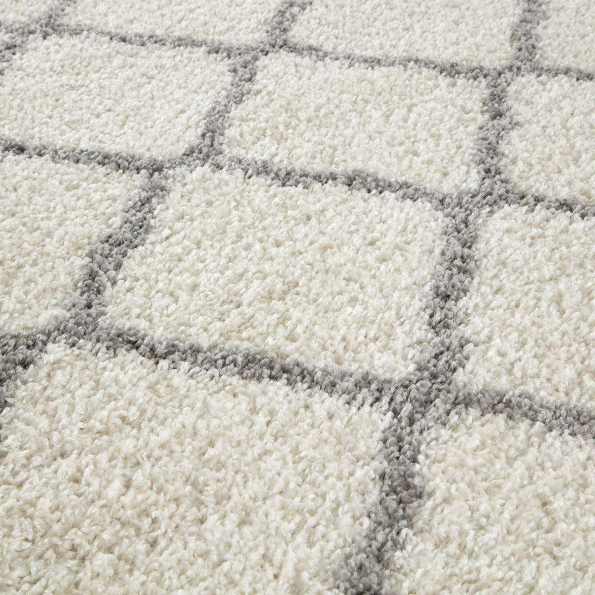 Moroccan Ivory Shaggy Rug – 700