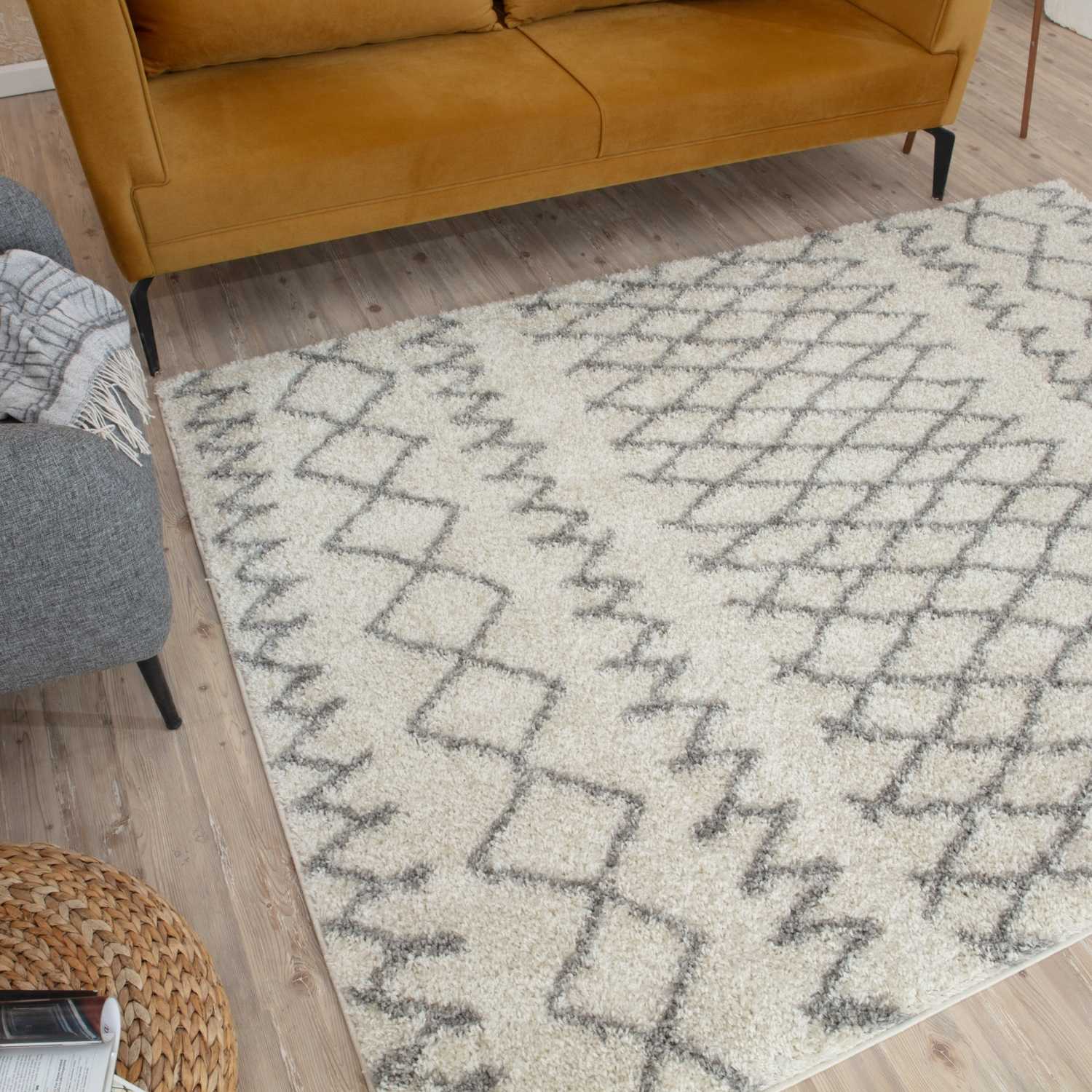 Moroccan Ivory Grey Shaggy Rug – 900