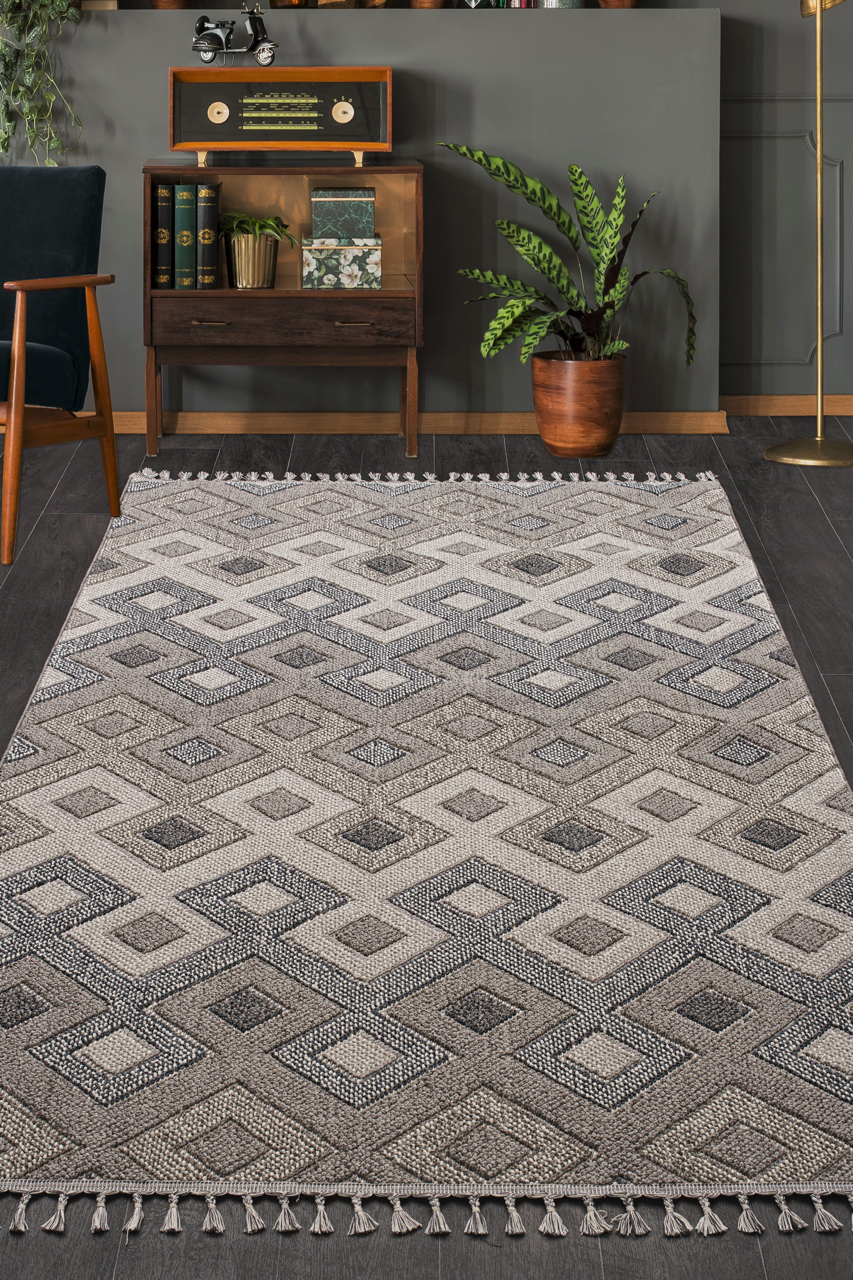 Grey and cream polypropylene runner rug with textured diamond pattern, UV resistant flatweave carpet by Netline Home.