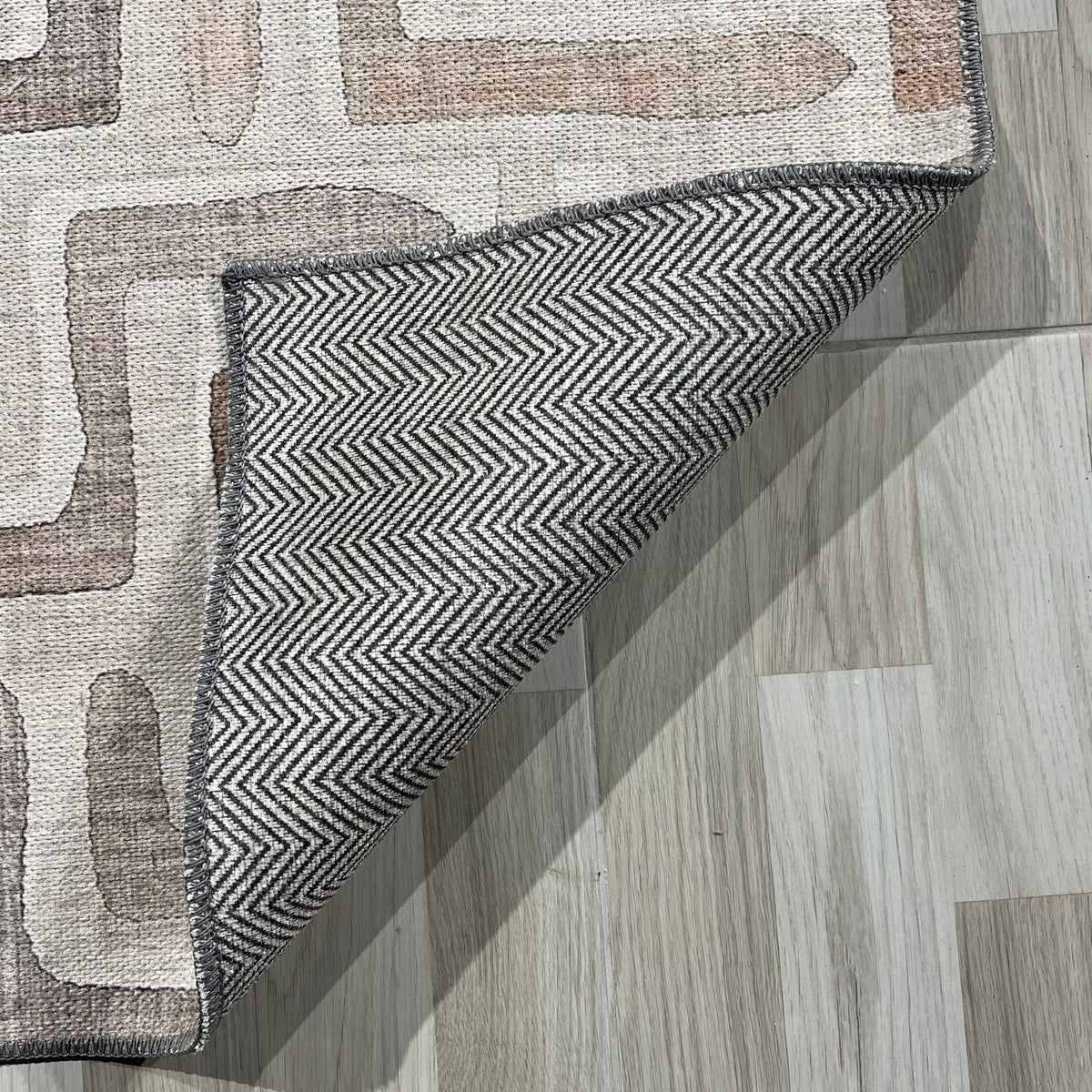 RW7004 washable chenille rug texture and pattern detail
