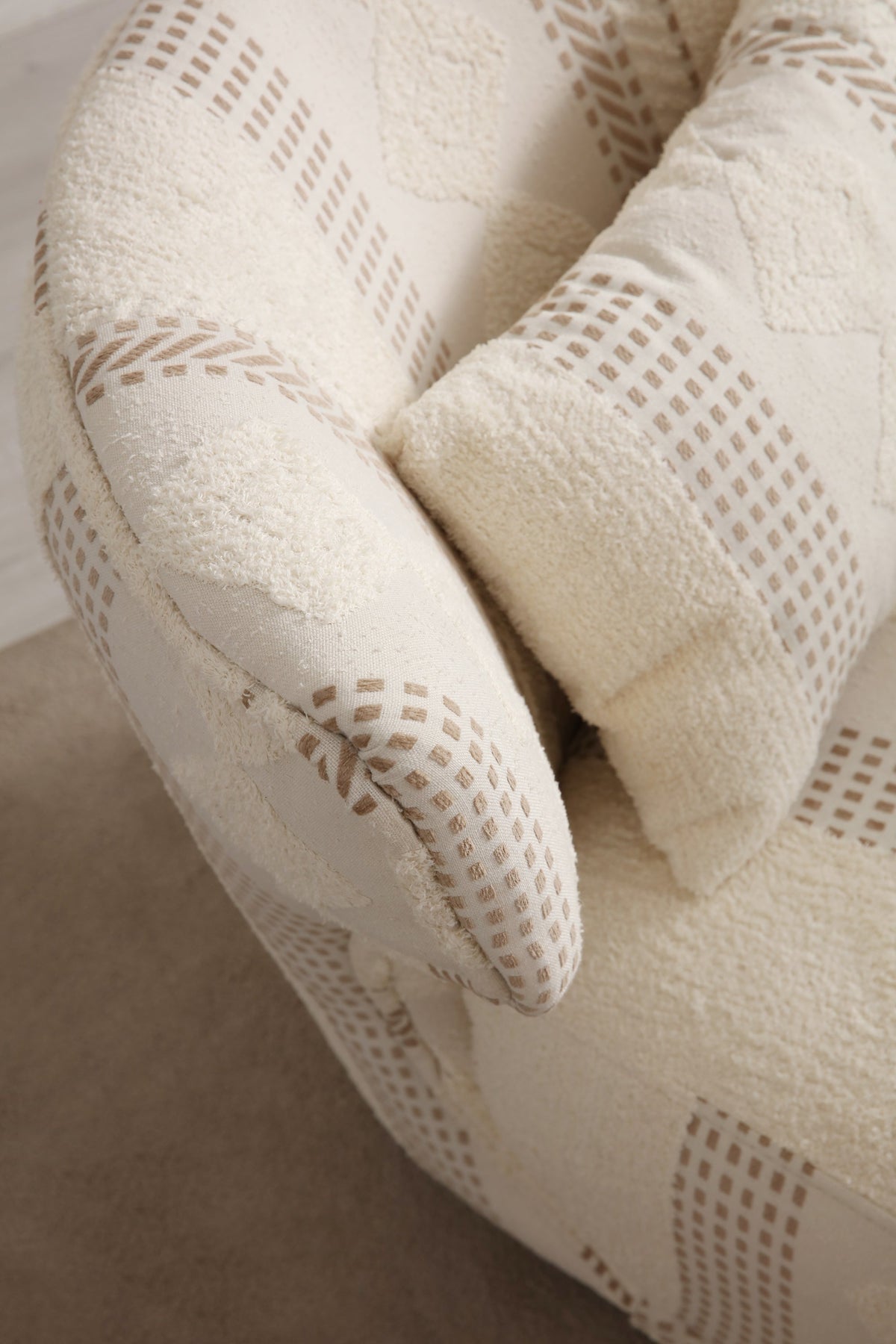 Manetti Premium Armchair (SG) by Netline Interiors