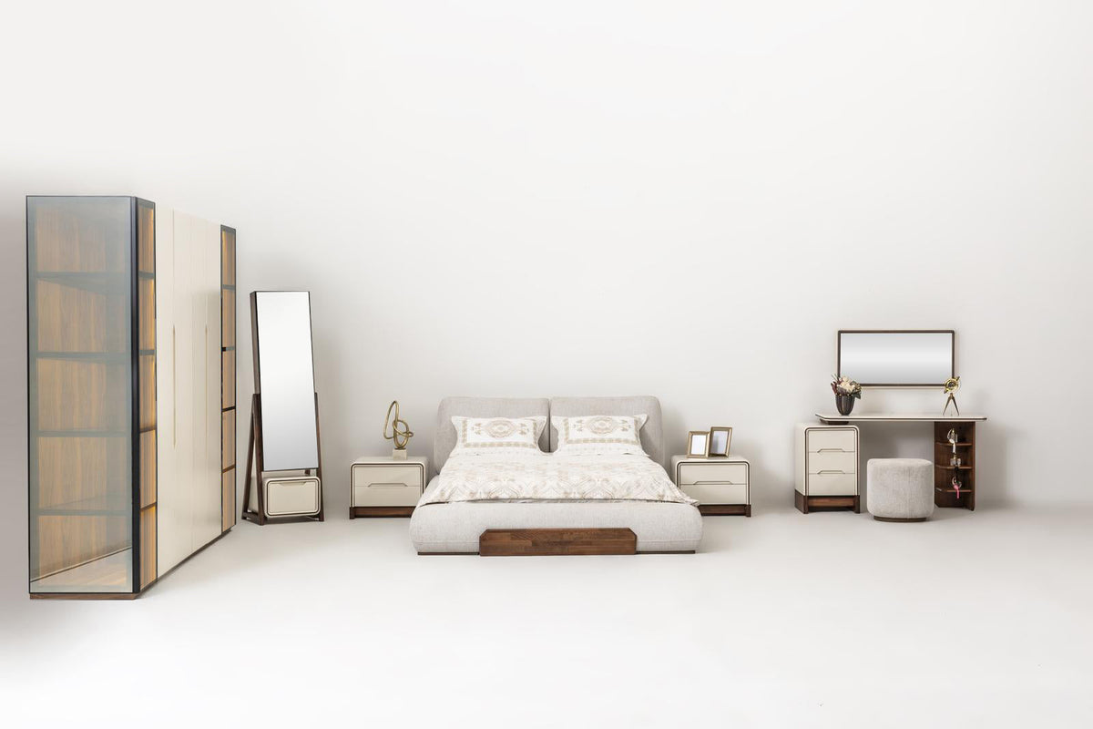 Cadillac Bedroom by Netline Interiors