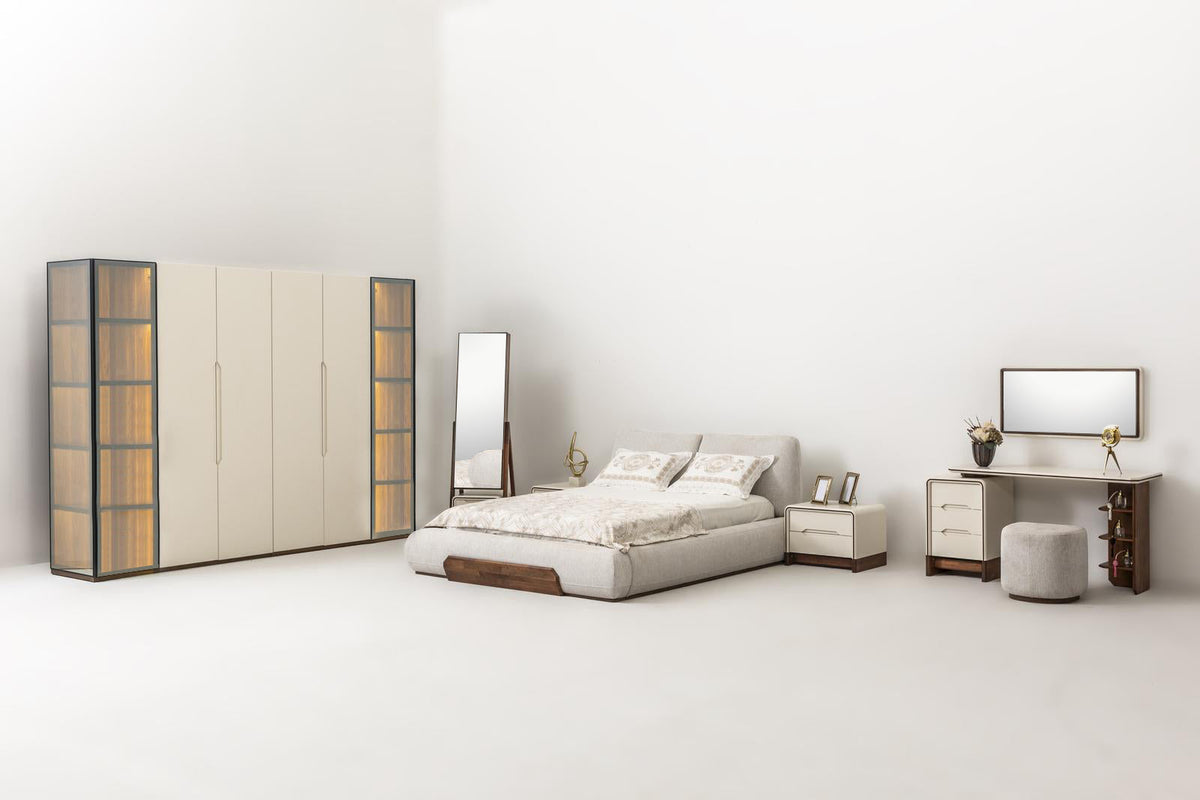 Cadillac Bedroom by Netline Interiors