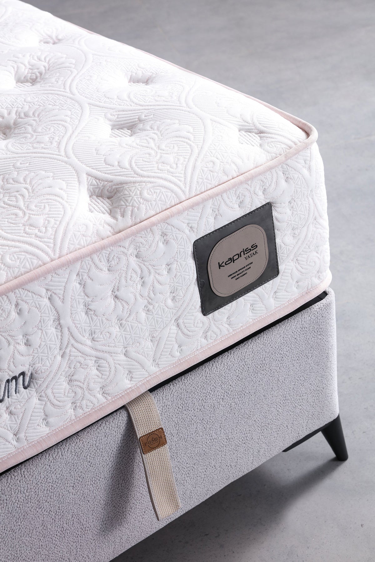 Visco Dream Bed Set by Netline Interiors