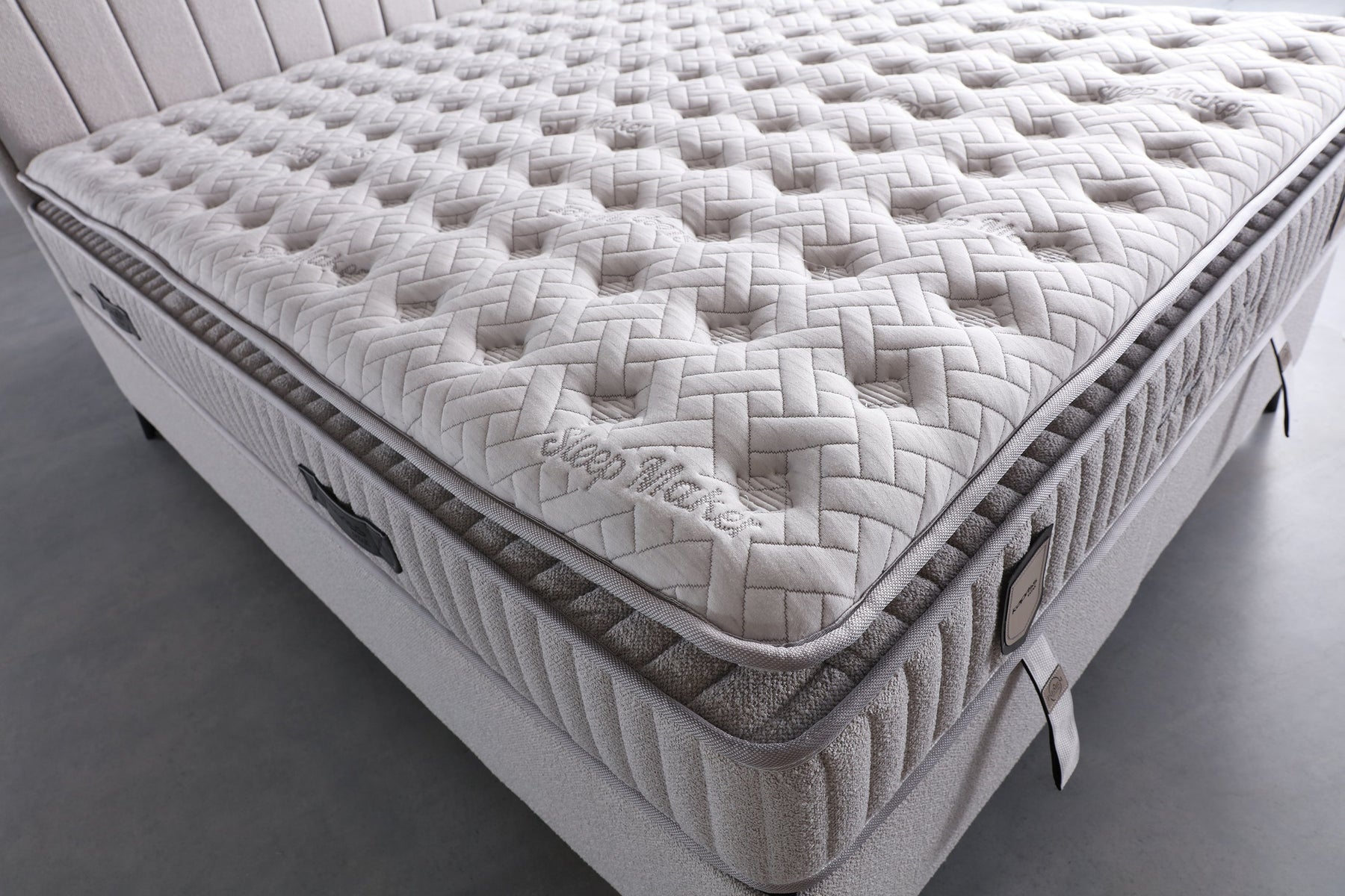 Sleepmaker Mattress by Netline Interiors