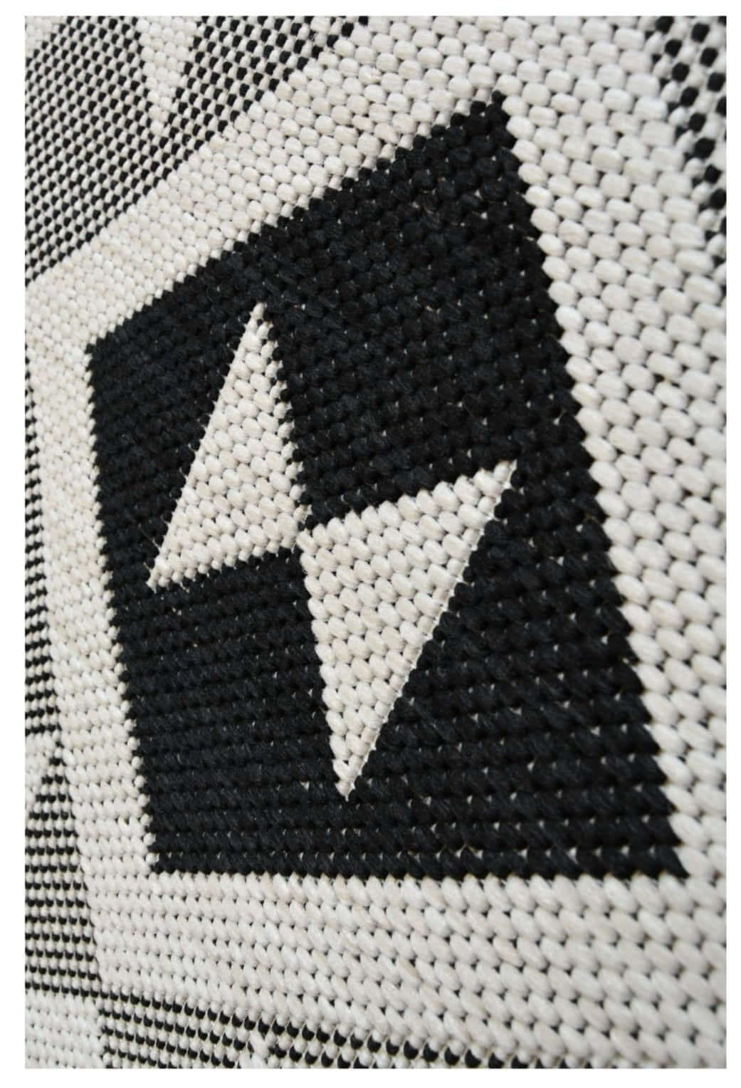 County Geo Chequer Indoor/Outdoor Rug – 11182A