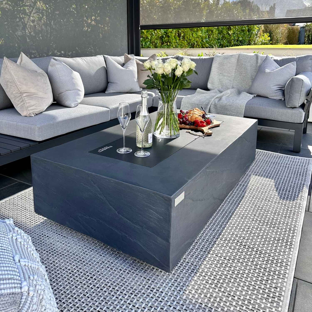 Magic Outdoor Rug Cream – 3610