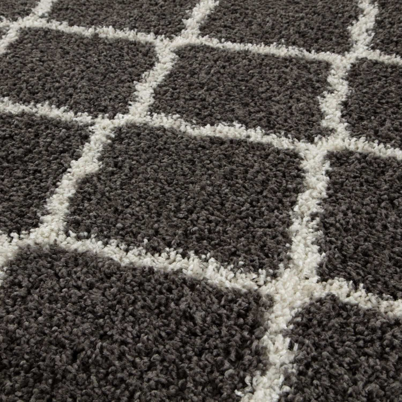 Moroccan Dark Grey Shaggy Rug – 740