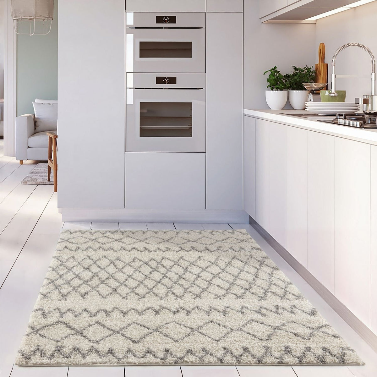 Moroccan Ivory Grey Shaggy Rug – 900