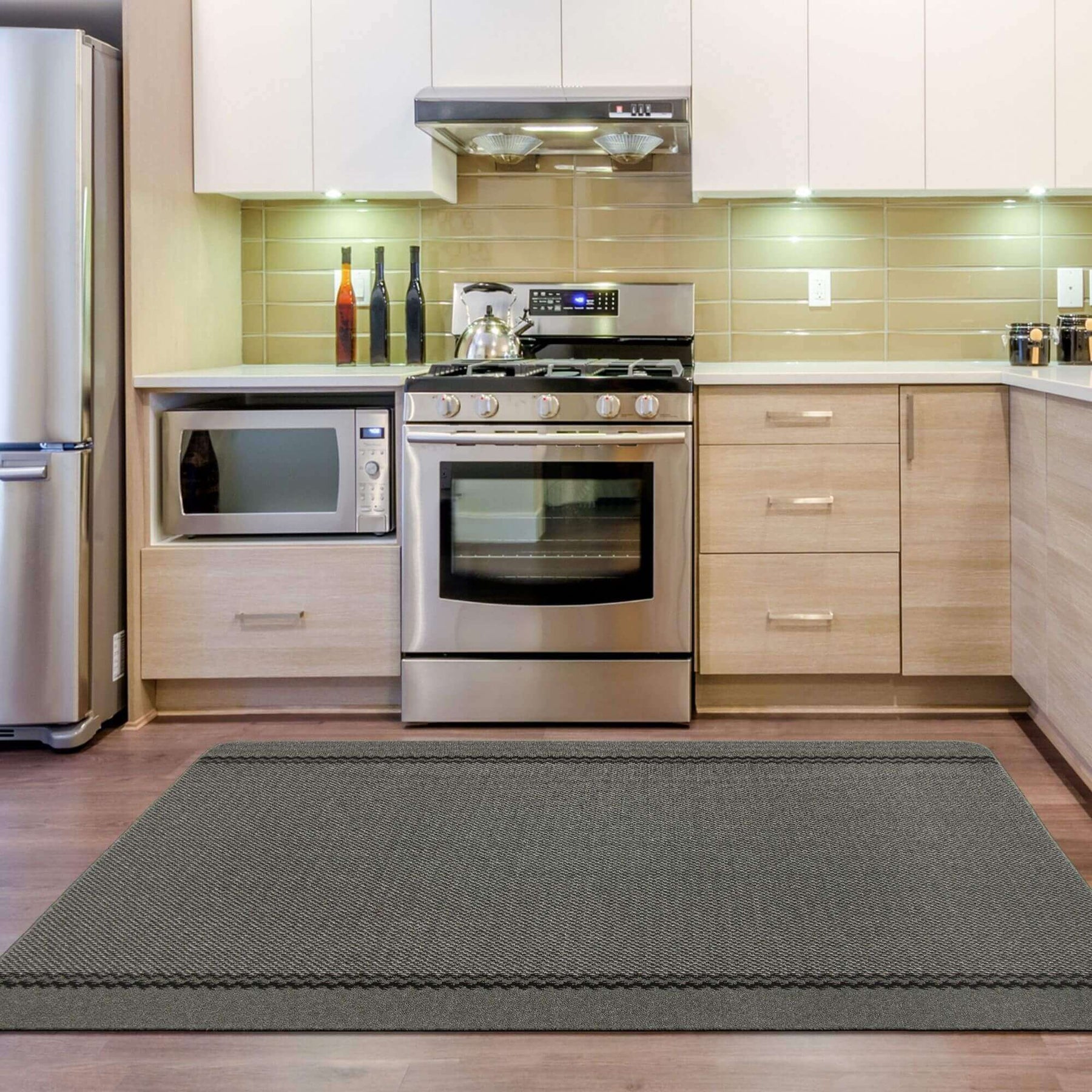 Washable Bordered Dark Grey Rug – 116D