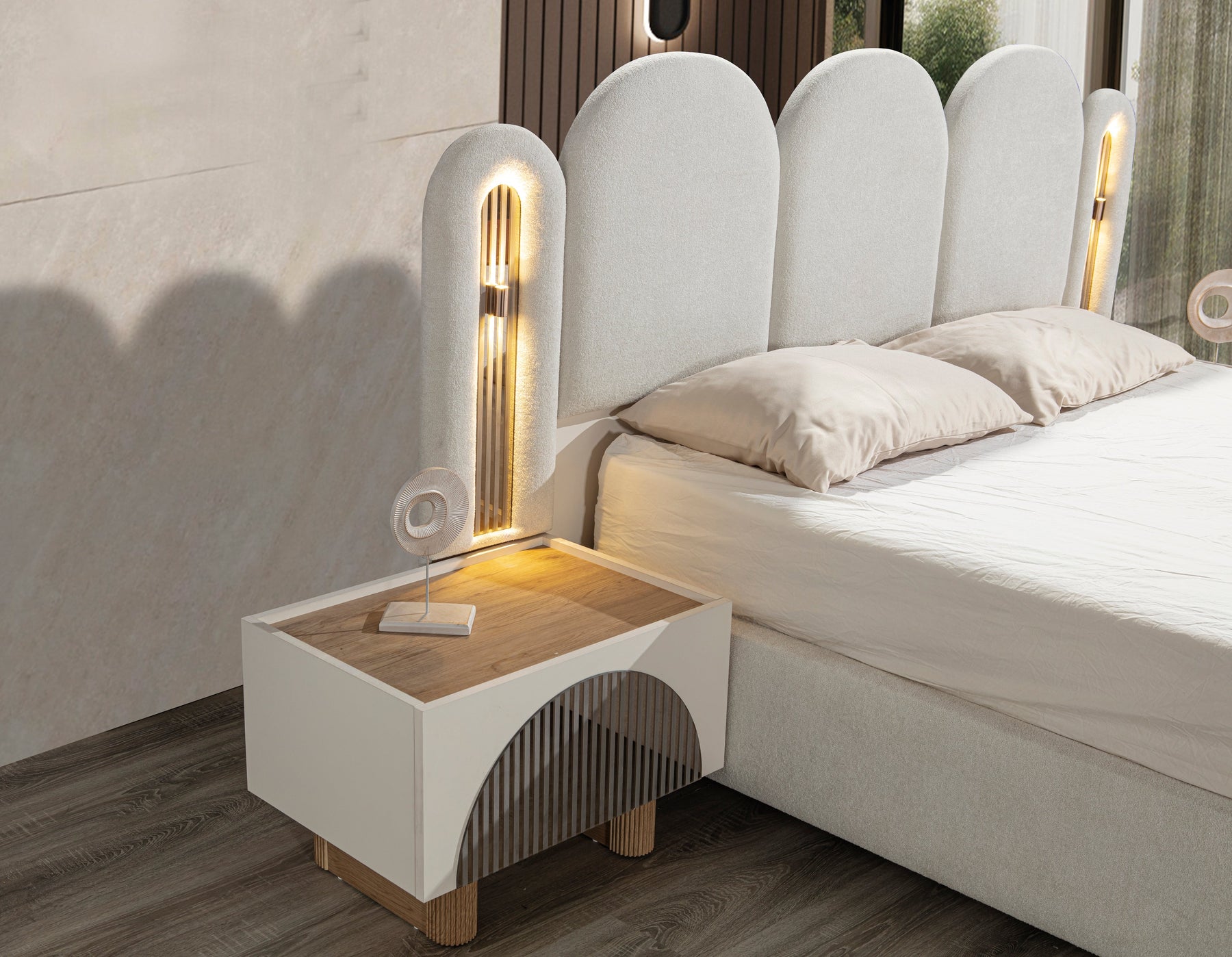 Solid Bedroom (R) by Netline Interiors
