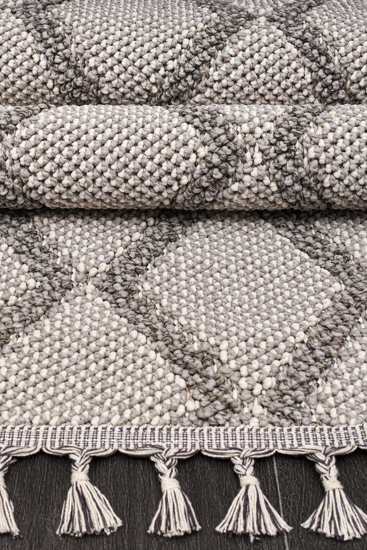 Modern Natura 9963 washable area rug by Netline Home, soft polypropylene, non-shed, easy-clean for bedroom, study, or entryway.