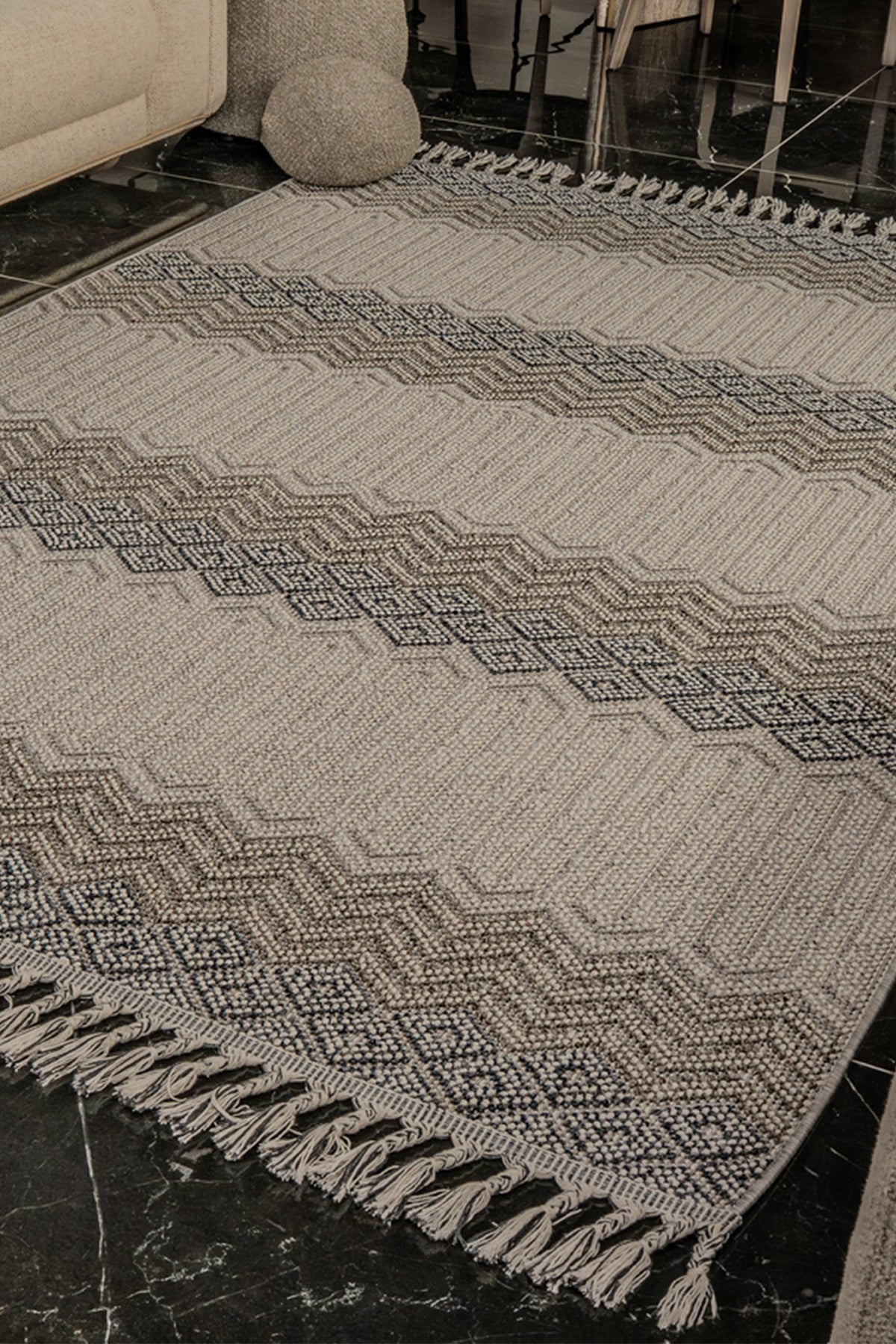 Beige Natura 9965 washable area rug by Netline Home, soft polypropylene, non-shed, easy to clean, suitable for bedroom or entryway.